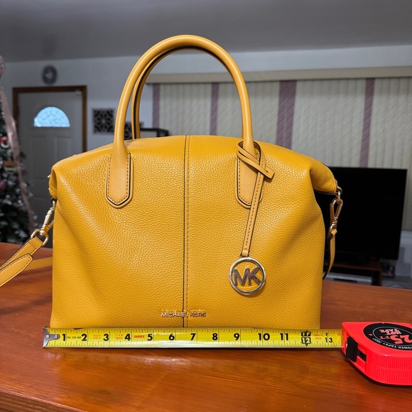 MICHAEL KORS Hyde Large Pebbled Leather Satchel in Golden Rod - Picture 6 of 8